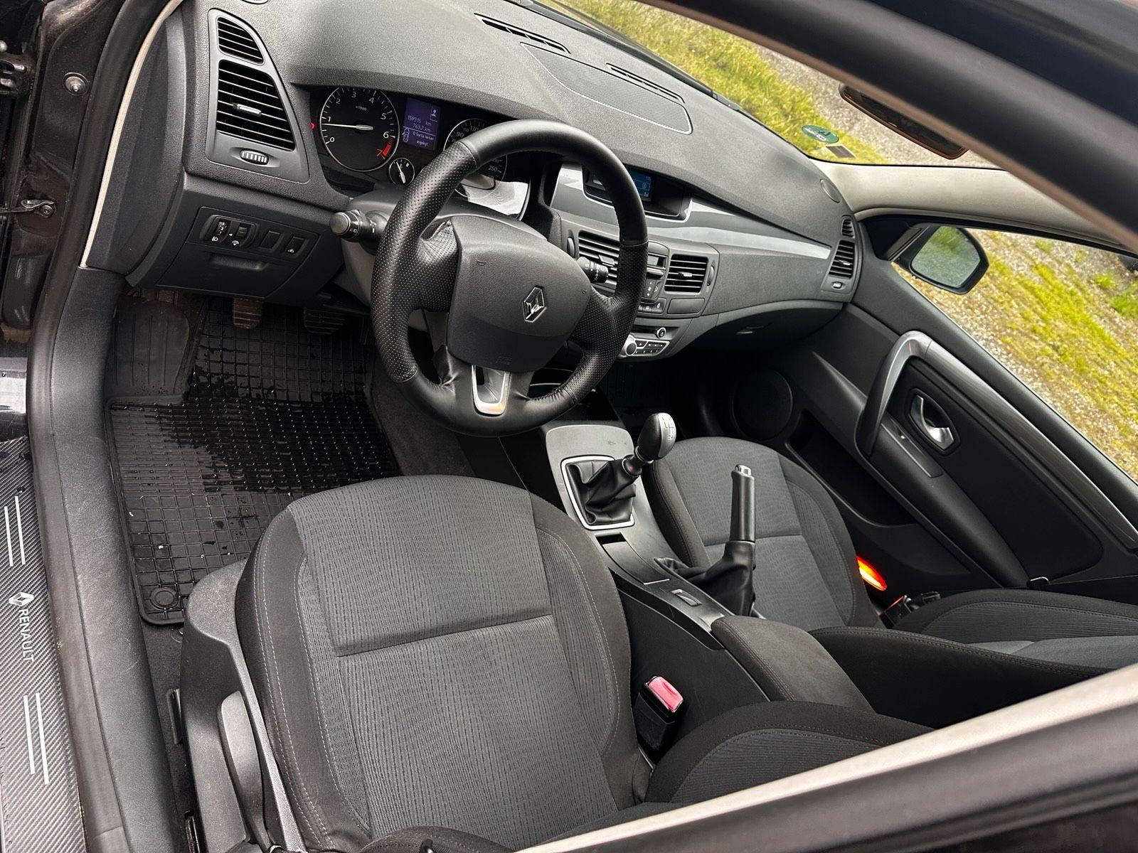 Renault Laguna 2010 — photo 6