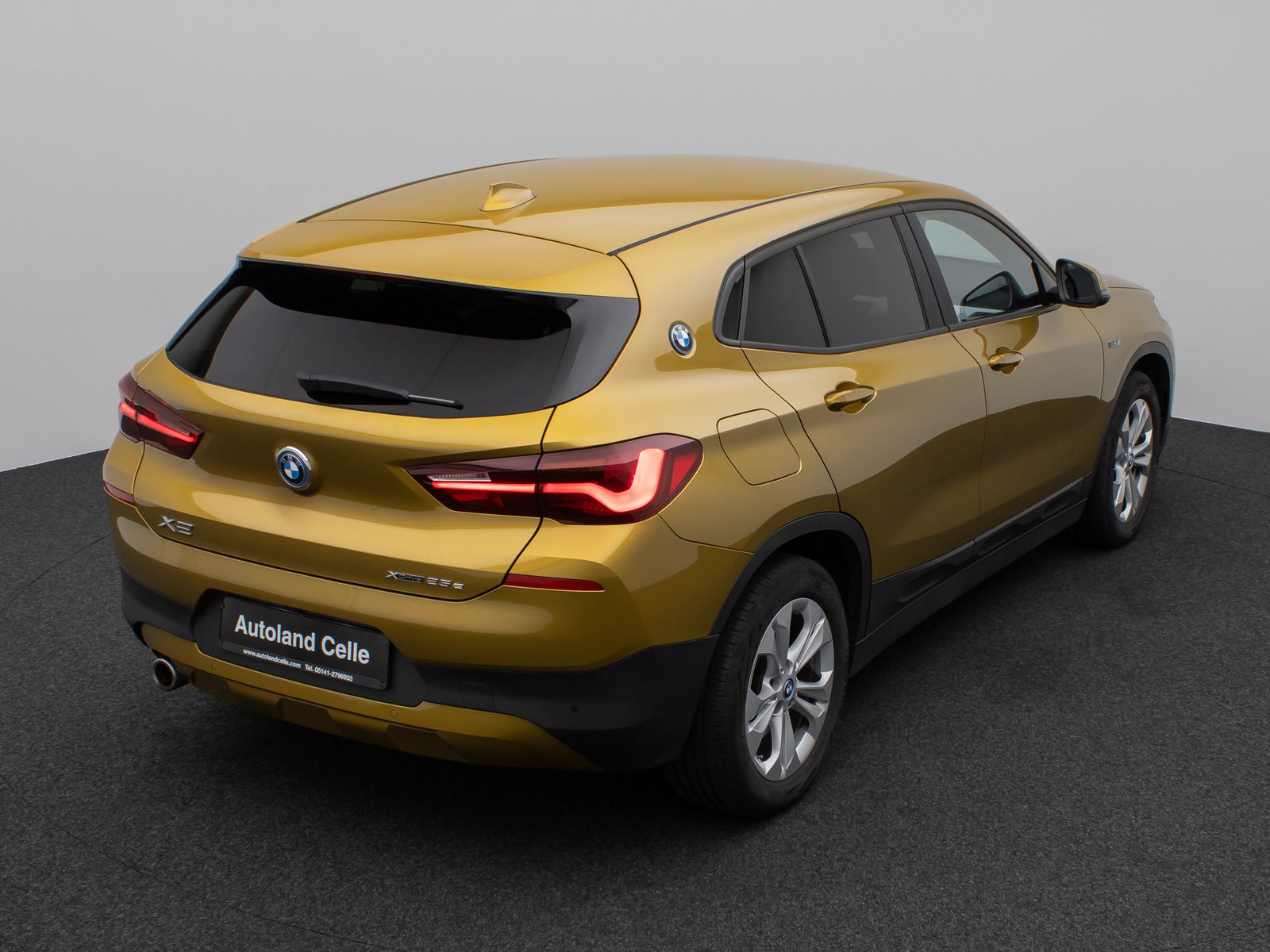 Fahrzeugabbildung BMW X2 xD25e Kamera HUD DAB Navi+ Alarm Sport LED