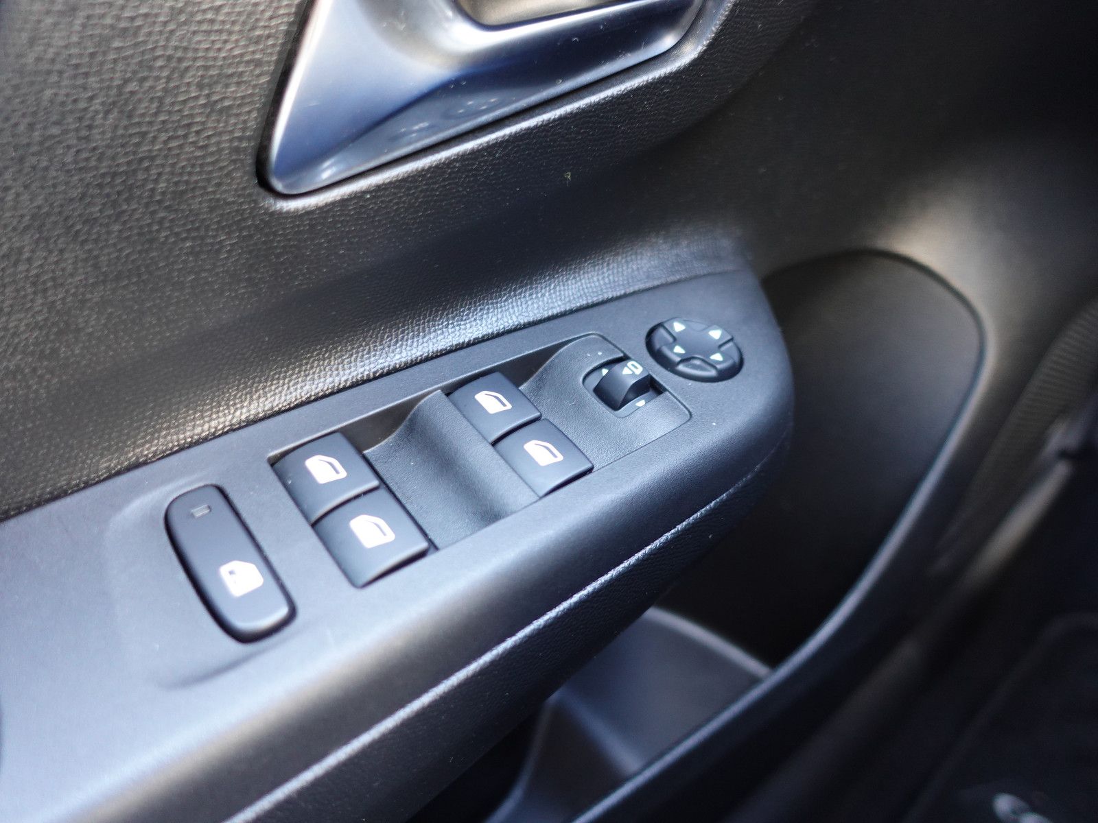 Fahrzeugabbildung Opel Corsa-e Elegance,Navi,Matrix,3-phasig,Sitzhzg