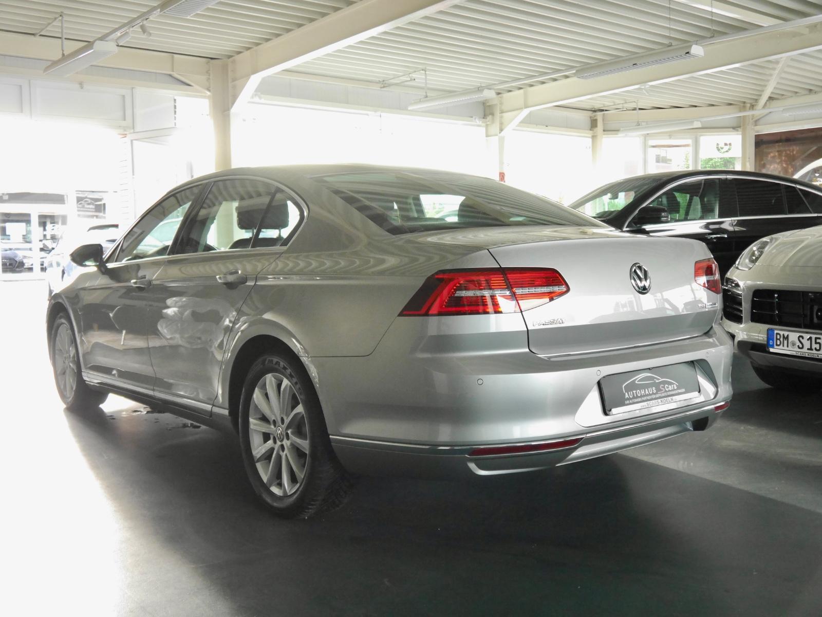 Volkswagen Passat Lim. Highline*DAB*Alcantar*