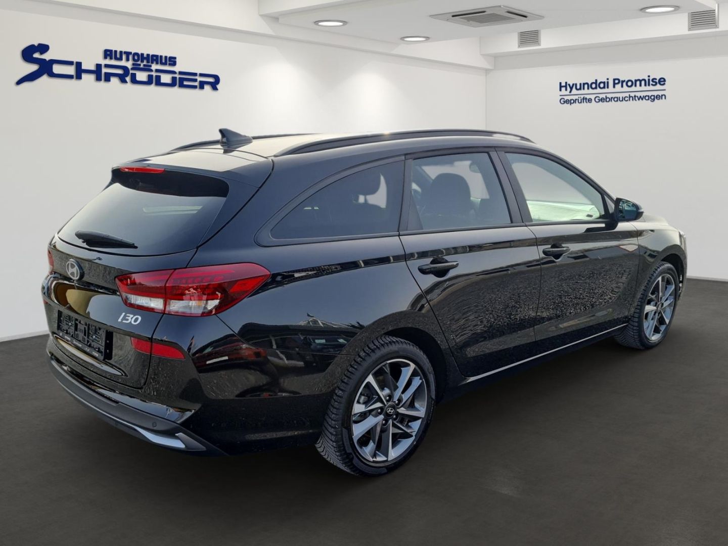 Fahrzeugabbildung Hyundai i30 ADVANTAGE 1.0 T-GDI KLIMA+PDC+KAMERA+SHZ+ACA