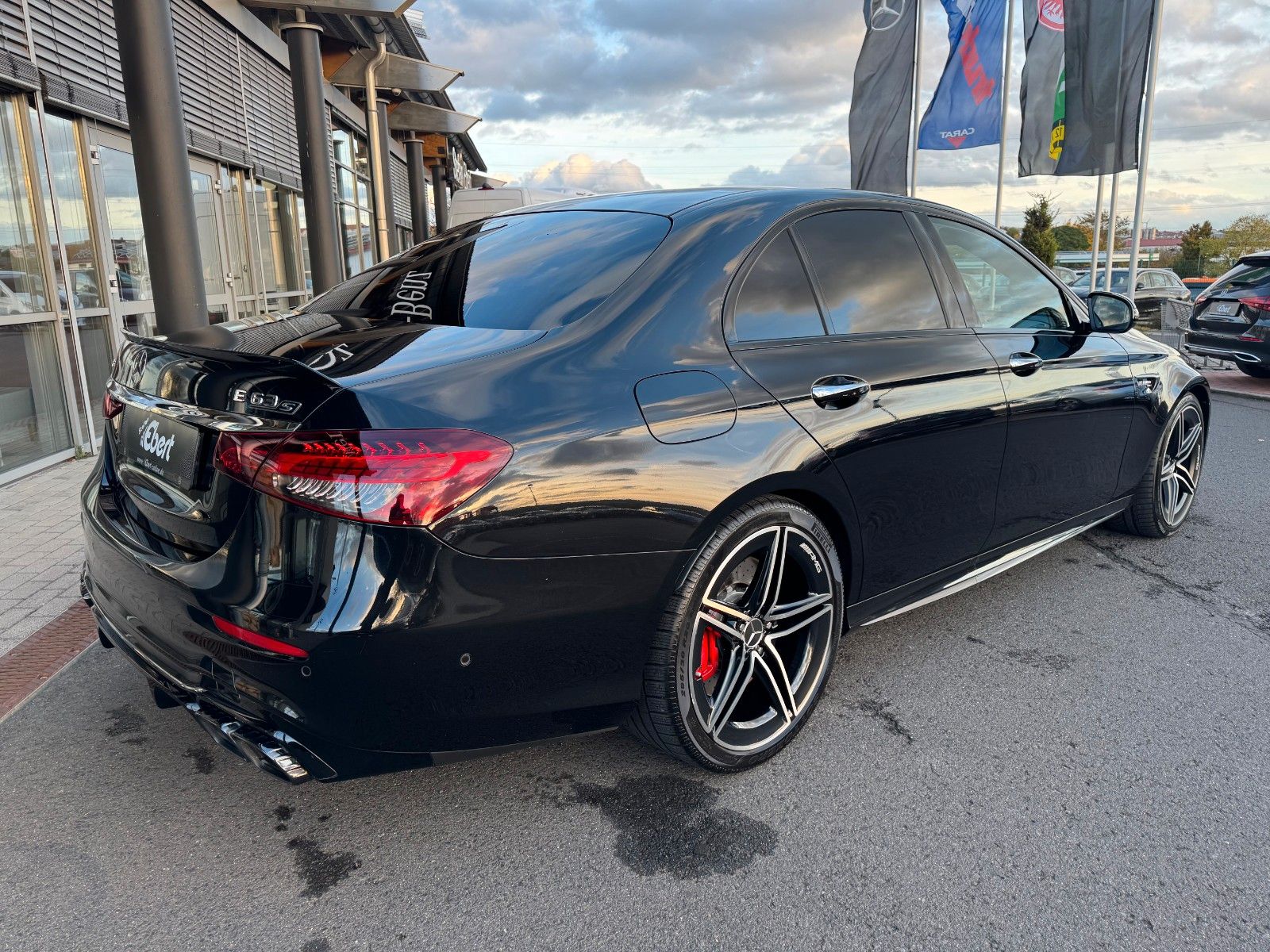 Fahrzeugabbildung Mercedes-Benz E 63 AMG S Pano+Burm+AirM+HUD+360+uvm.