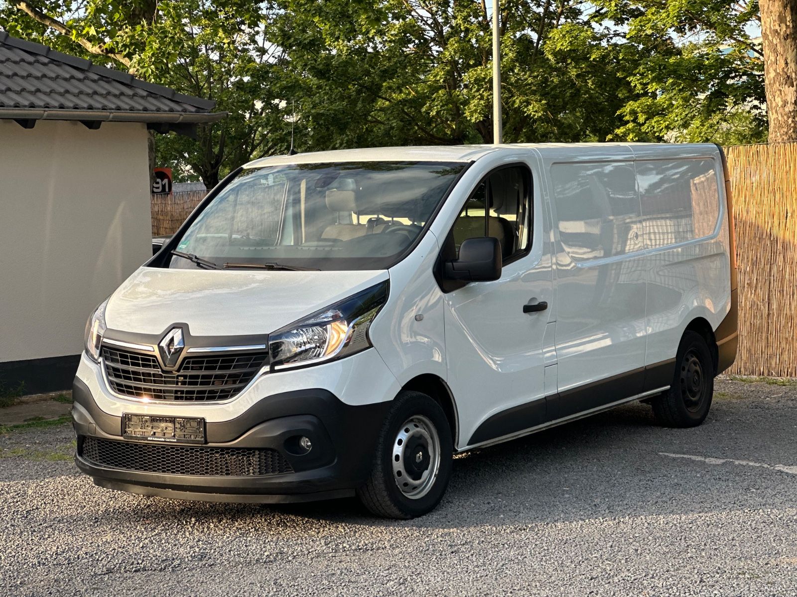 RENAULT Trafic