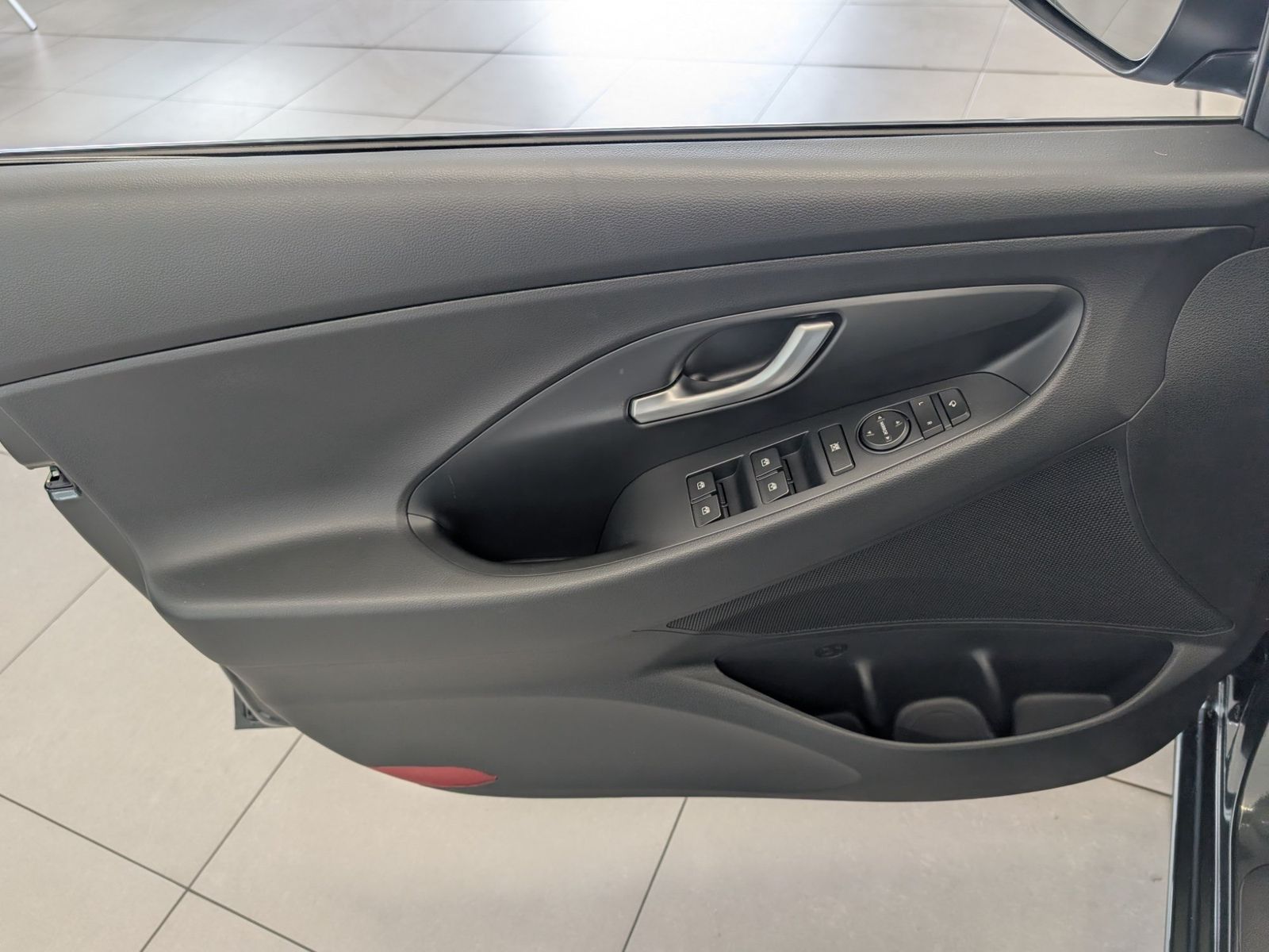 HYUNDAI i30 Kombi 1.6 T-GDI Trend Automatik SHZ Navi – Bild 38