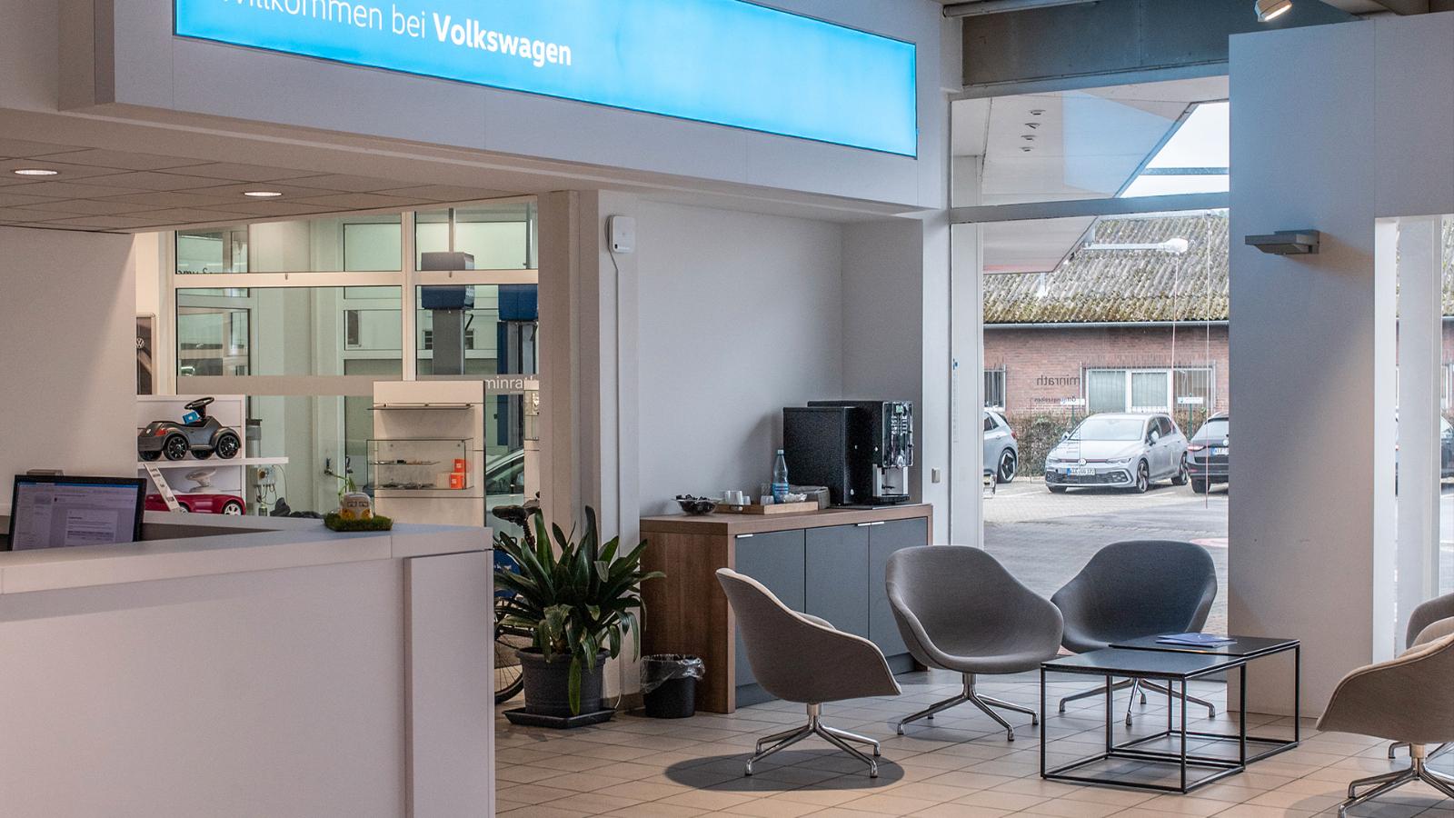 showroom-image-bottom