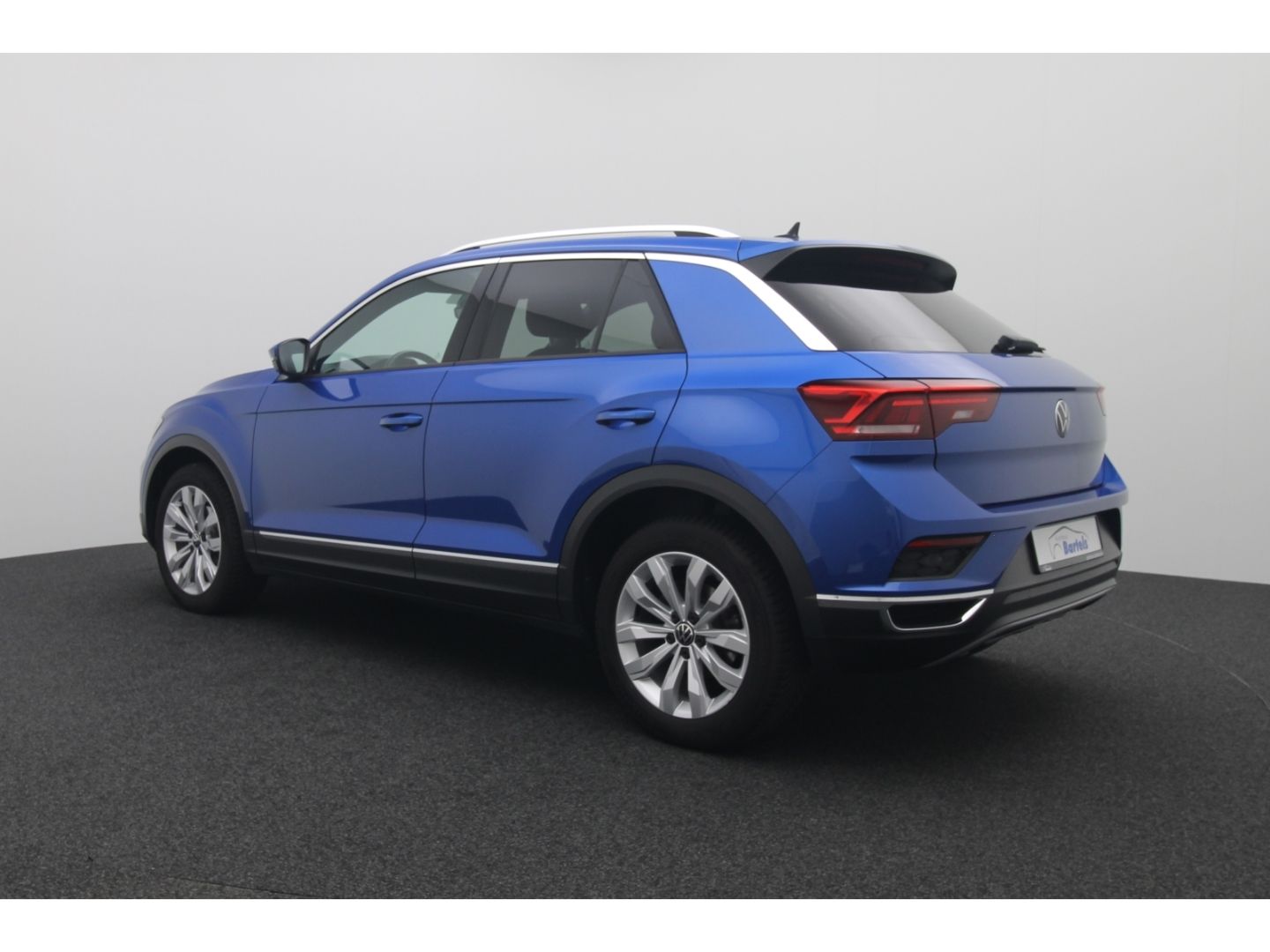 Fahrzeugabbildung Volkswagen T-Roc 1.5 Sport Pano Standheiz ACC SHZ Kamera