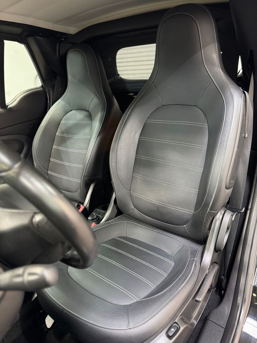 Fahrzeugabbildung Smart forTwo Brabus Edition Greenflash#Leder#Spur#JBL#