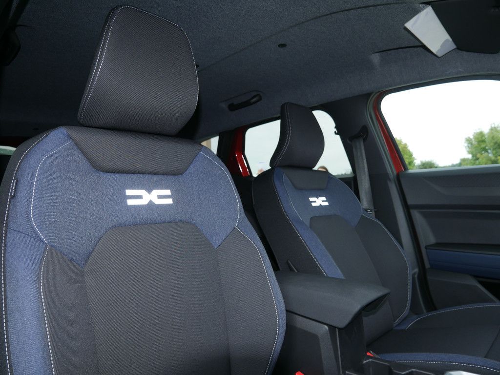 Fahrzeugabbildung Dacia Duster Journey TCe 130