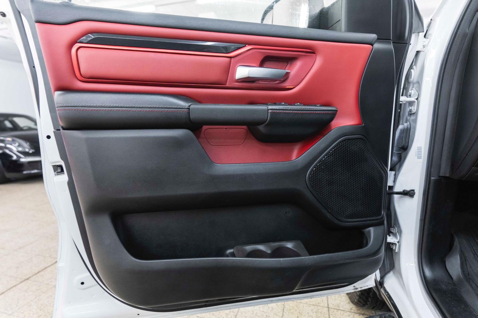 Fahrzeugabbildung Dodge RAM 1500 REBEL 5,7L CARPLAY KAM AHK M+S TEMPOMAT