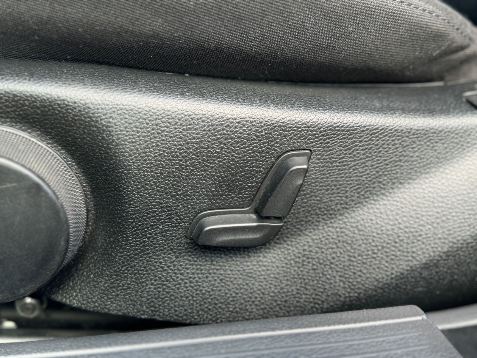 Fahrzeugabbildung Mercedes-Benz C 200 CGI BlueEfficiency/Klimaautom./Tempo.