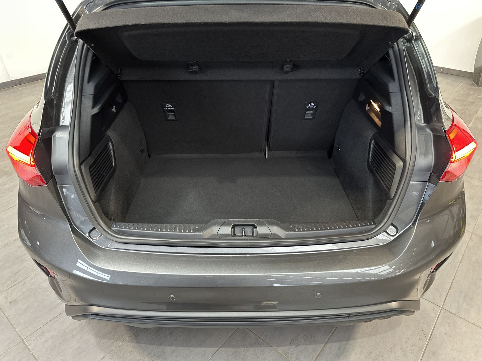 Fahrzeugabbildung Ford Focus 1.5 EB Aut. ST-Line NAV+LED+PANO+B&O+KAM
