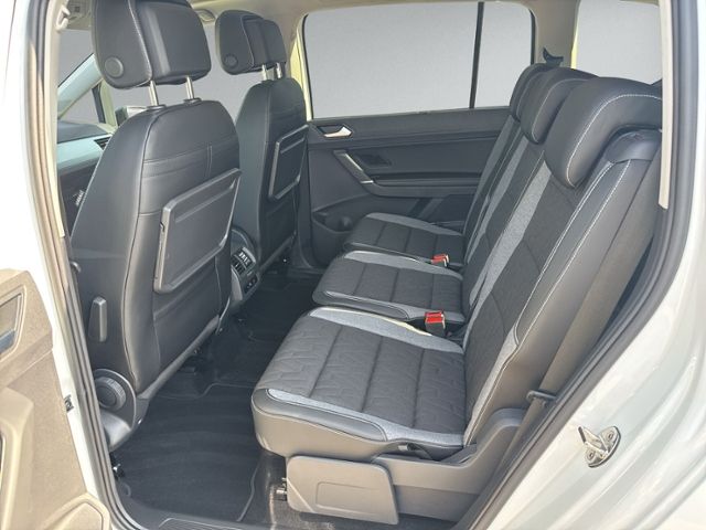 Touran 1.5 TSI DSG 7-SITZER+PANO+AHK+NAVI+LED+SH