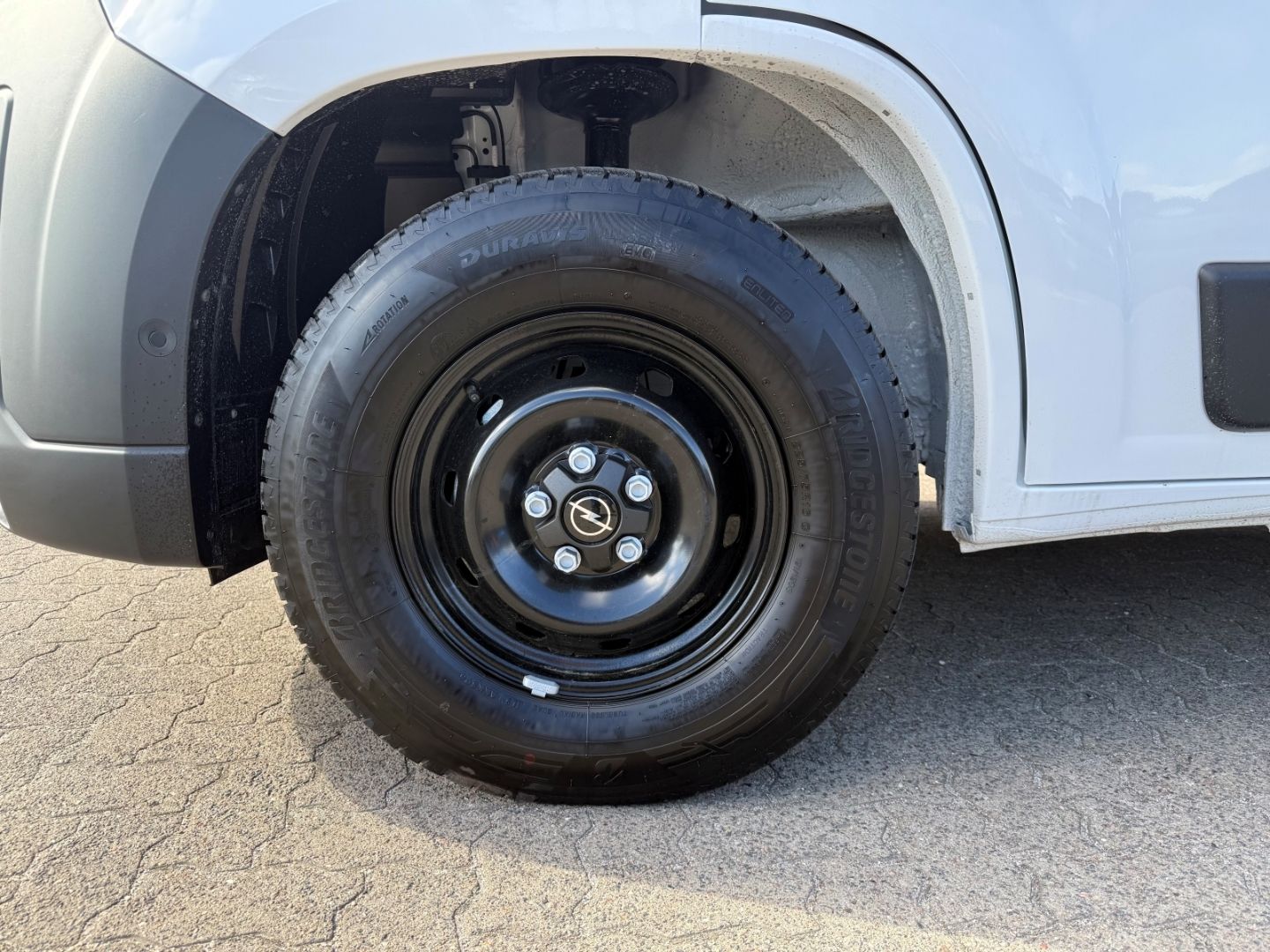 Fahrzeugabbildung Opel Movano Kasten H2 35 L3H2 BlueHDI 140
