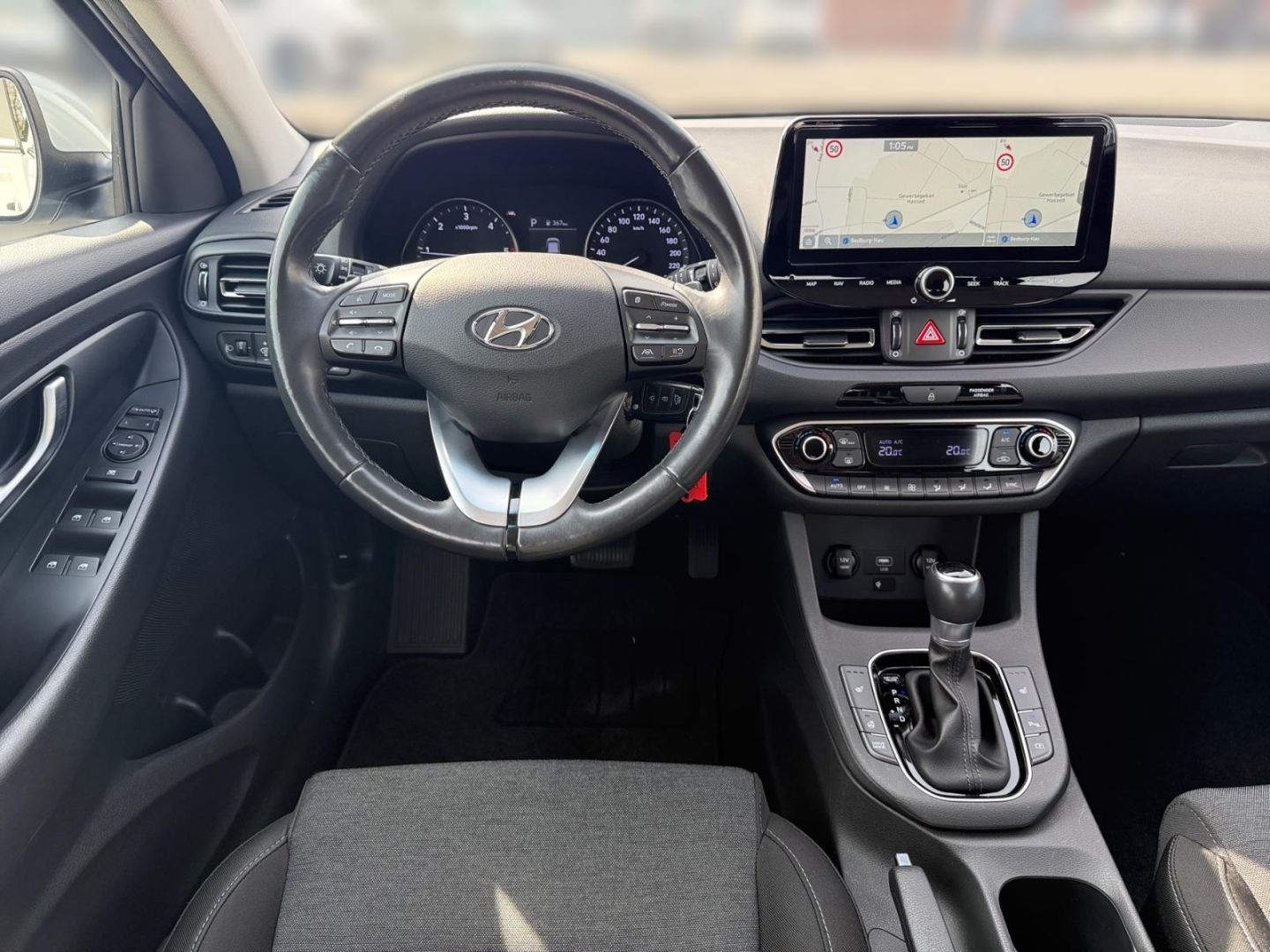 Fahrzeugabbildung Hyundai i30 1.6 CRDi TREND NAVI-P+ACAA+SHZ+KAMERA