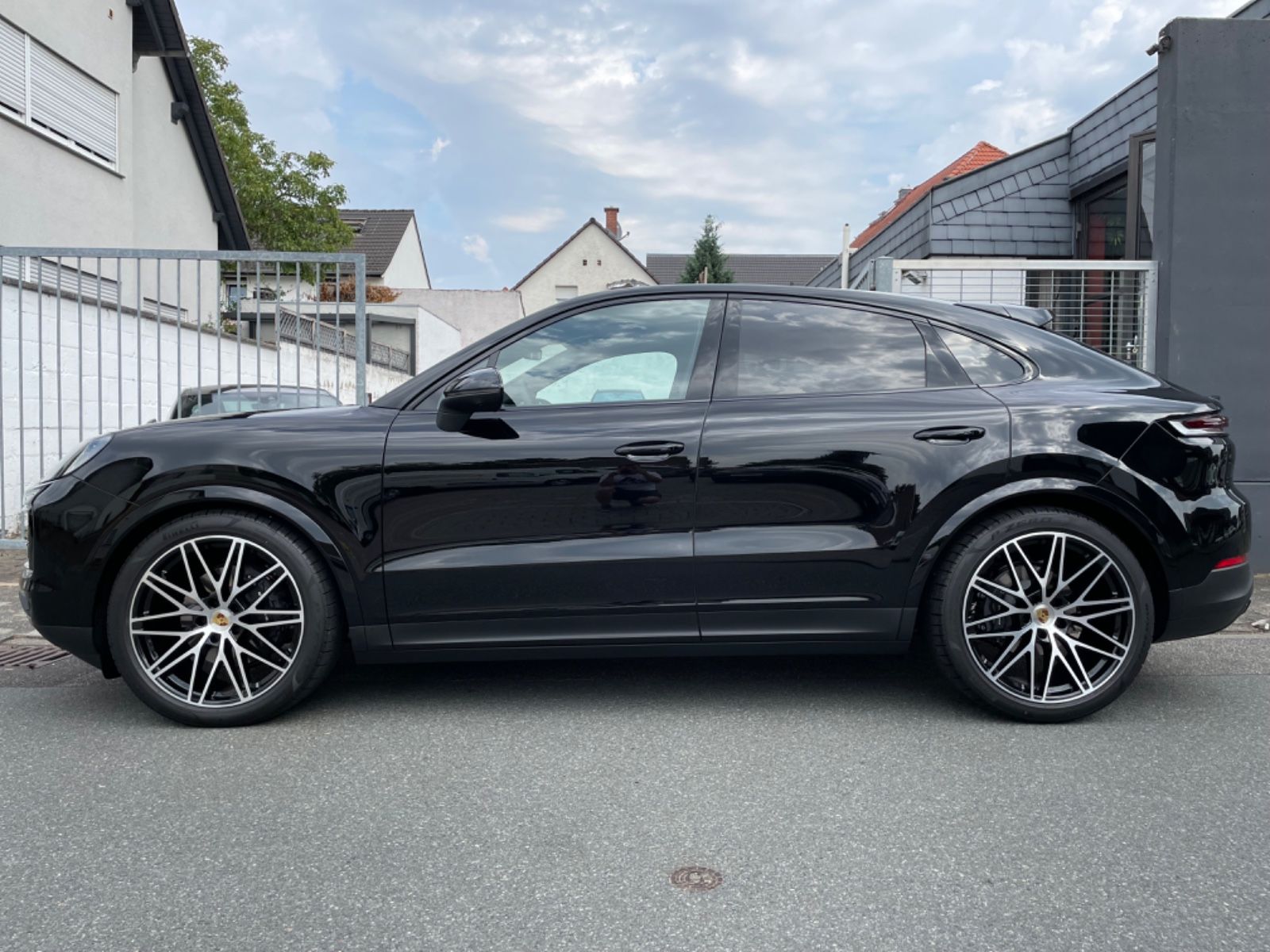 Fahrzeugabbildung Porsche Cayenne V6 Coupé |ACC|HUD|22"|3.Disp|Bose|PASM|