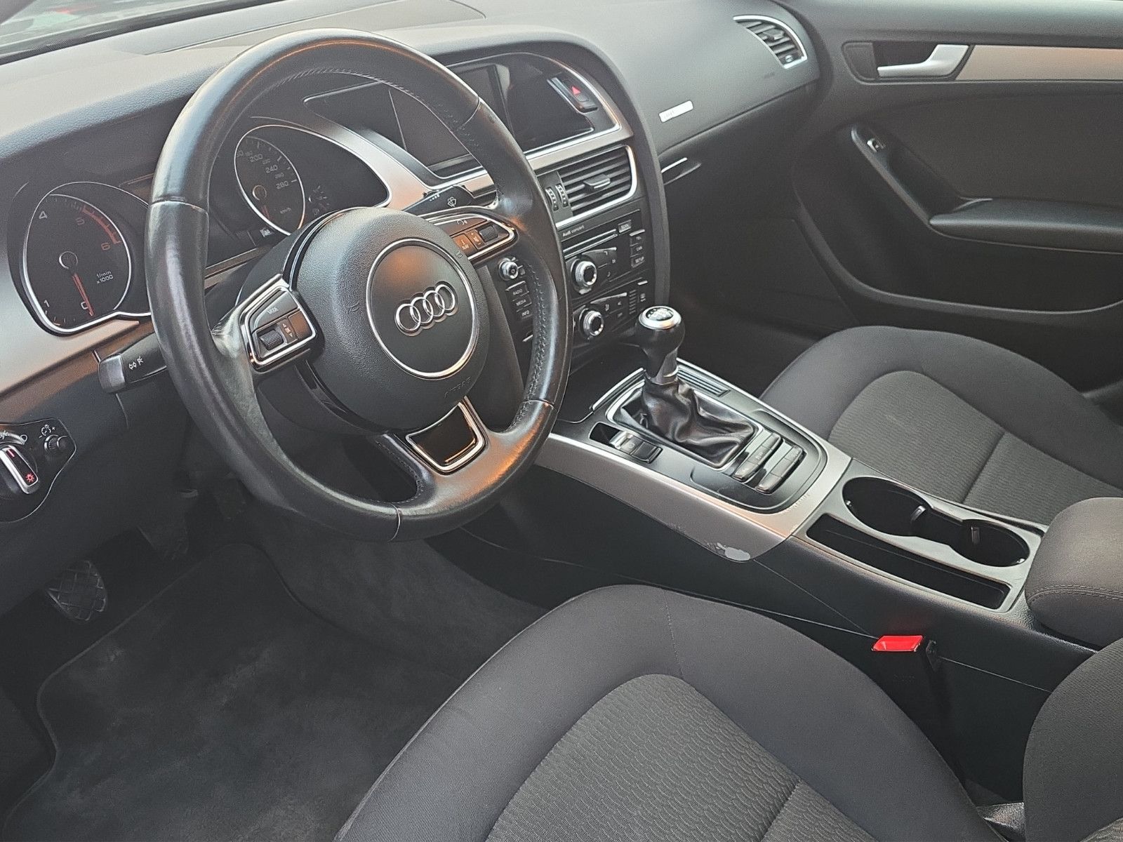 Fahrzeugabbildung Audi A5 Sportback 2.0 TDI S-LINE PDC+AHK+KLIMA