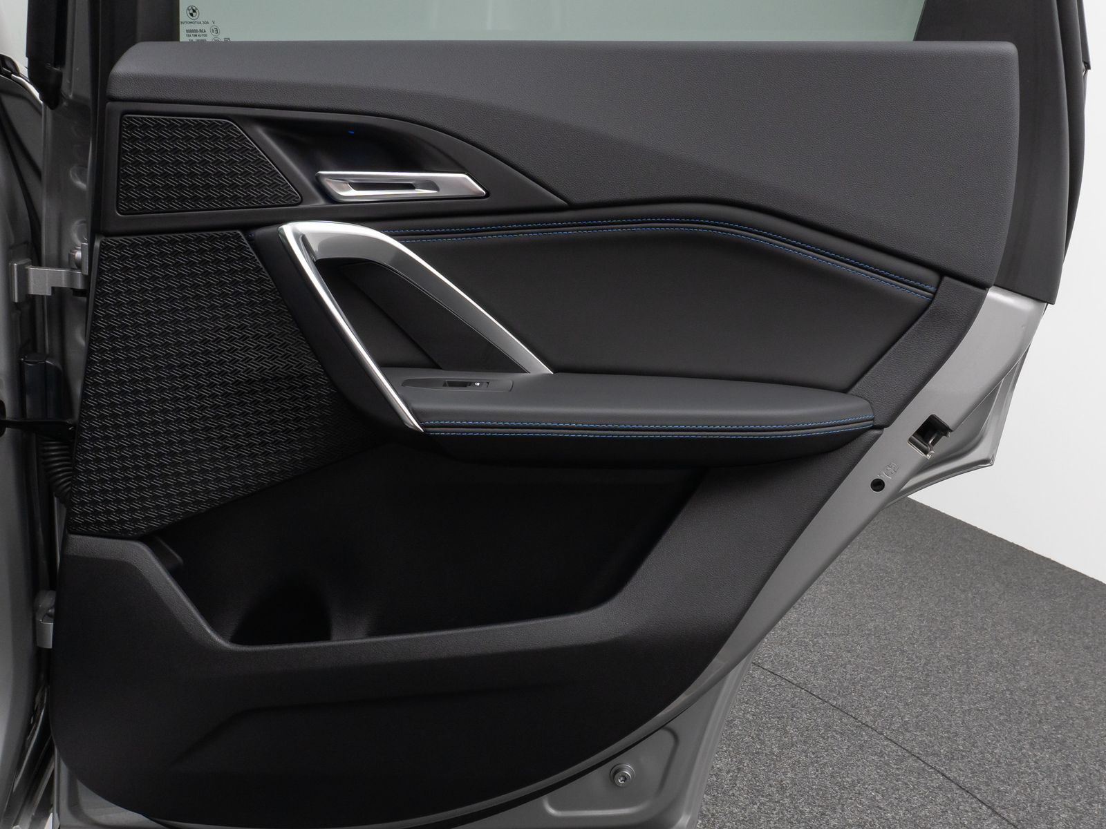 Fahrzeugabbildung BMW iX1 xD30 M Sport Panorama Kamera DAB Komfort LED