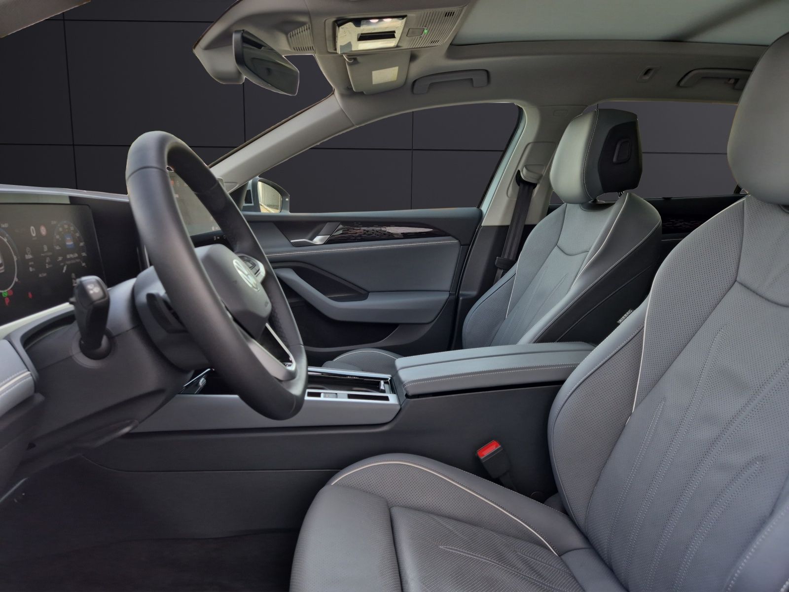 Fahrzeugabbildung Volkswagen Passat TDI Elegance DSG Matrix STH AHK Navi Pano
