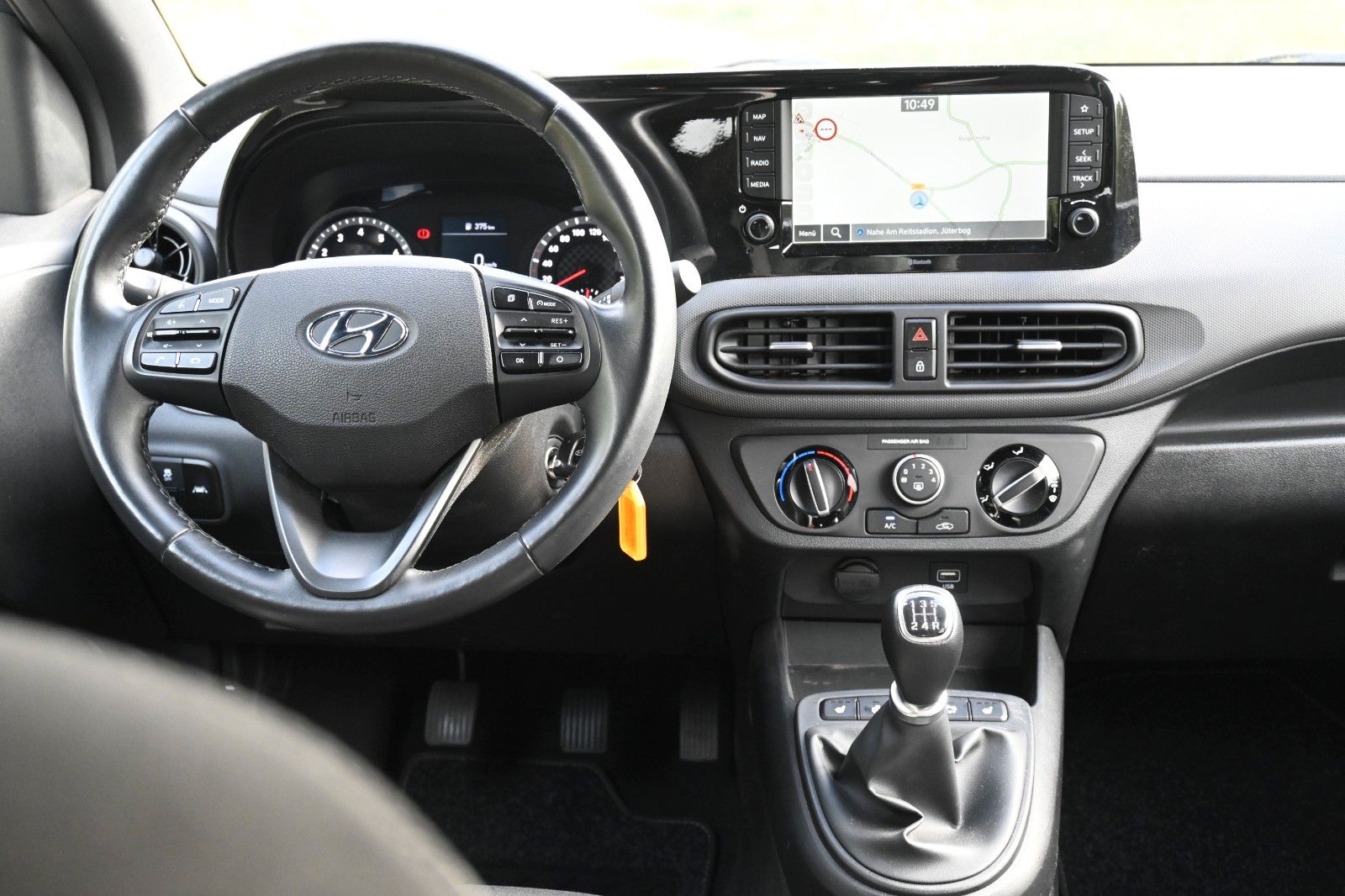 Fahrzeugabbildung Hyundai i10 Connect & Go*NAV*SIHZG*RFK*MIETKAUF