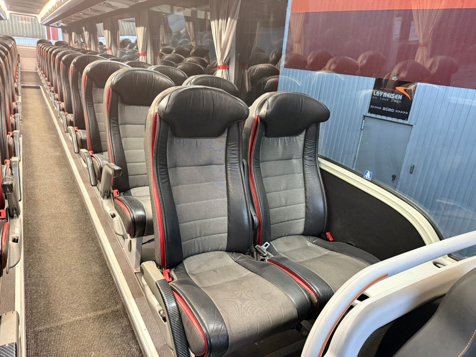 VANHOOL  2017 - Image 17 of 35