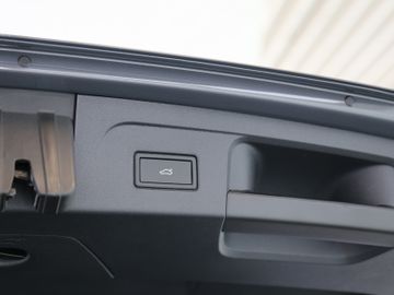 Volkswagen Touran 1.5 TSI DSG COMFORTLINE LED KAMERA 7SITZ
