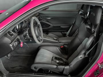 صورة 10 لـ 2024 Porsche CAYMAN