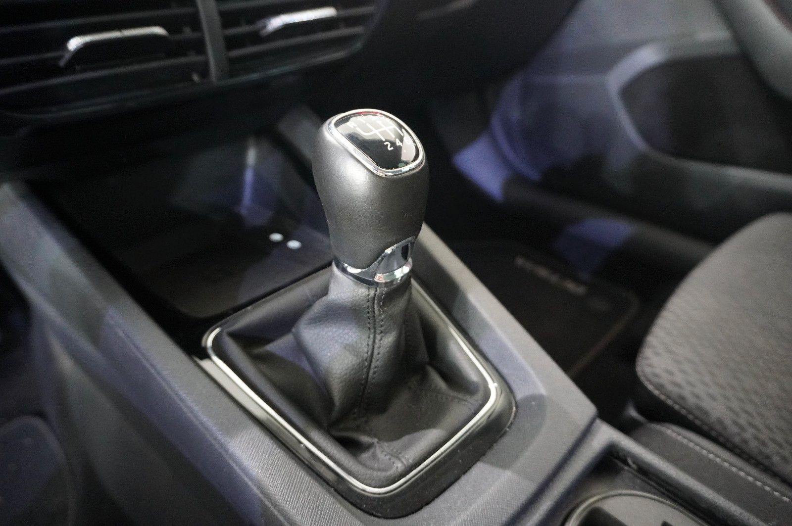 Fahrzeugabbildung SKODA Octavia Combi 2.0 TDI AMBITION NAVI/LED/KAMERA