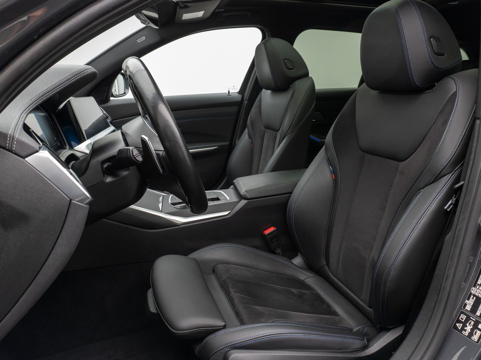 Fahrzeugabbildung BMW 320d xD M Sport Panorama Laser Kamera DAB HiFi