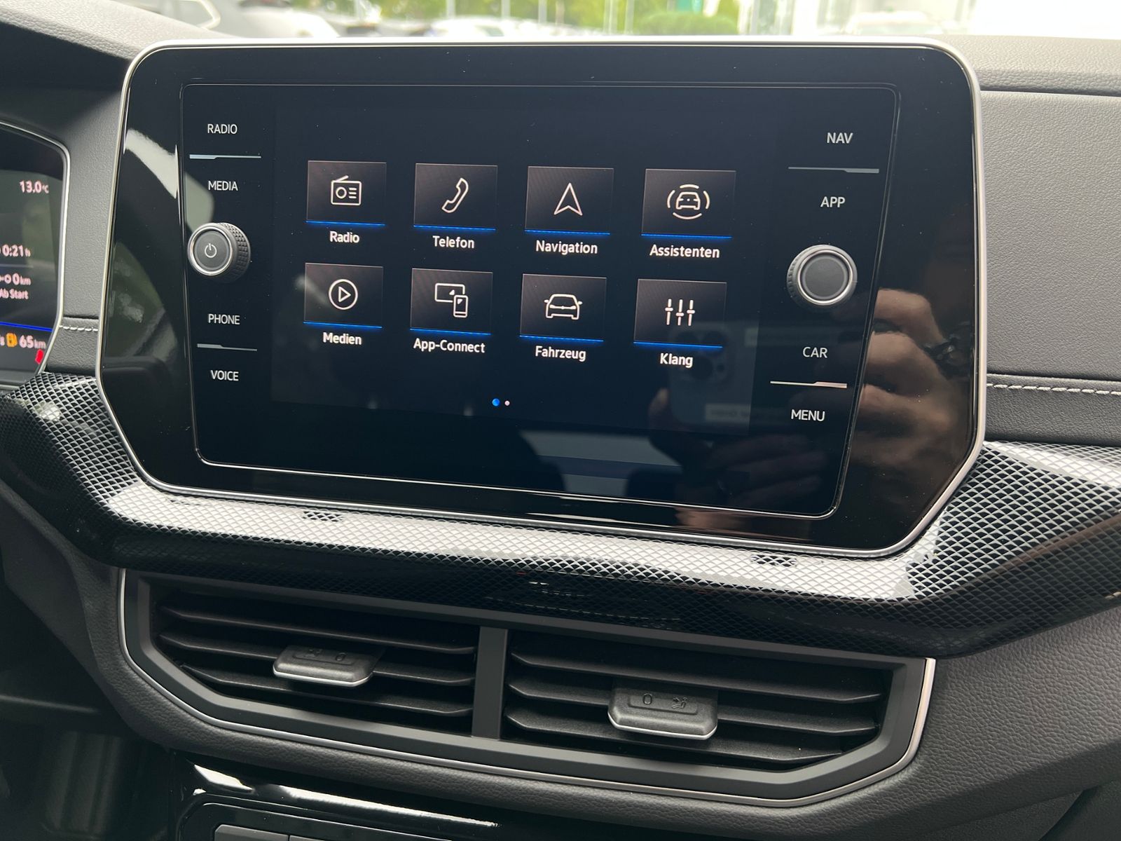 Fahrzeugabbildung Volkswagen T-Cross R-Line 1.5 TSI DSG *BlackStyle,AHK,IQ Li