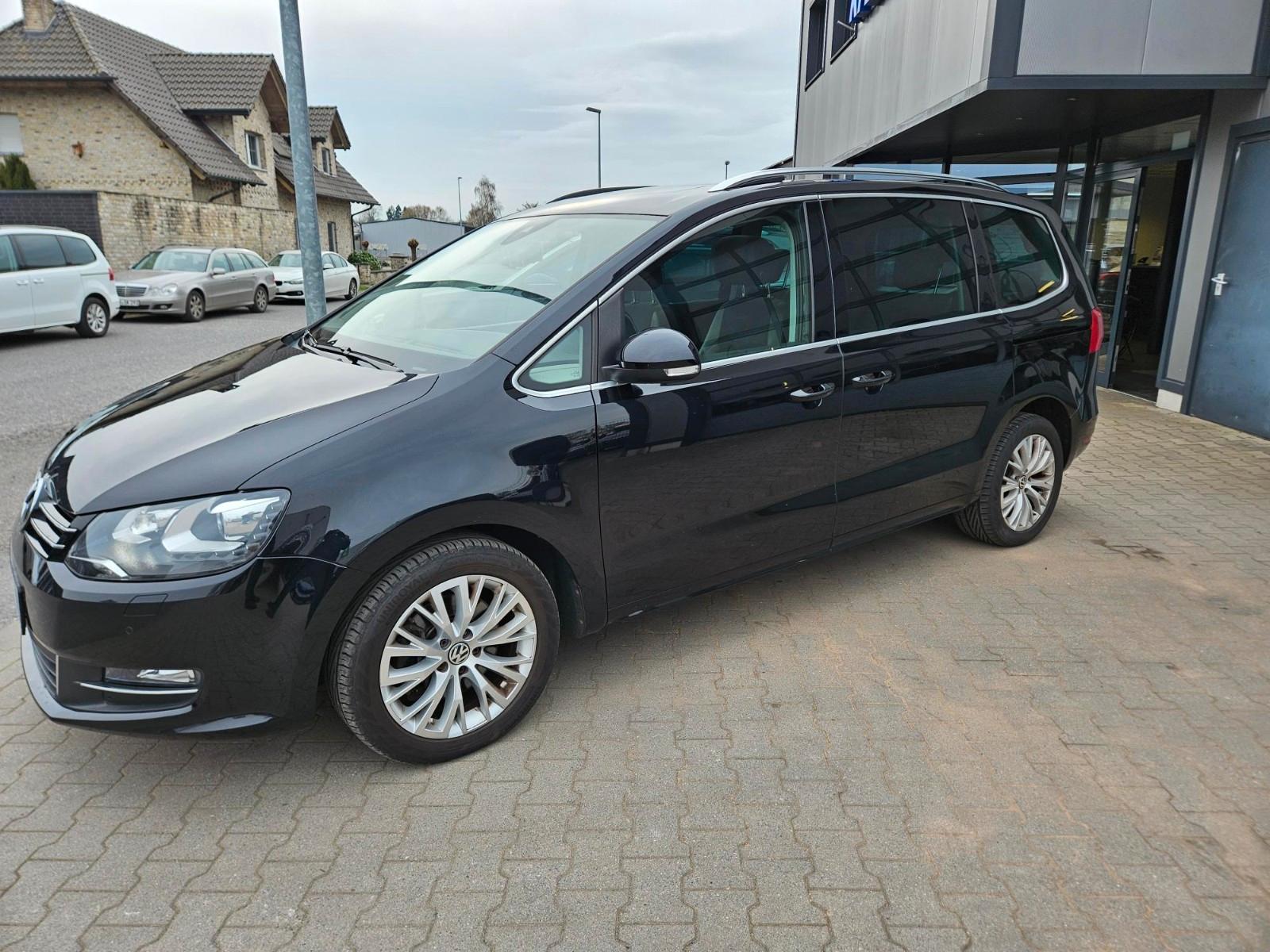 Volkswagen Sharan Highline BMT Pano Standheizung AHK