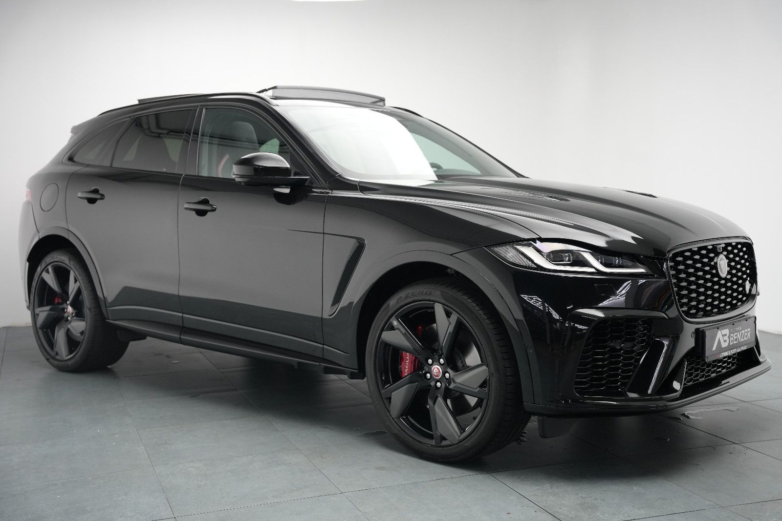 Fahrzeugabbildung Jaguar F-Pace SVR *Panorama*MeridianSurround*360°Memory