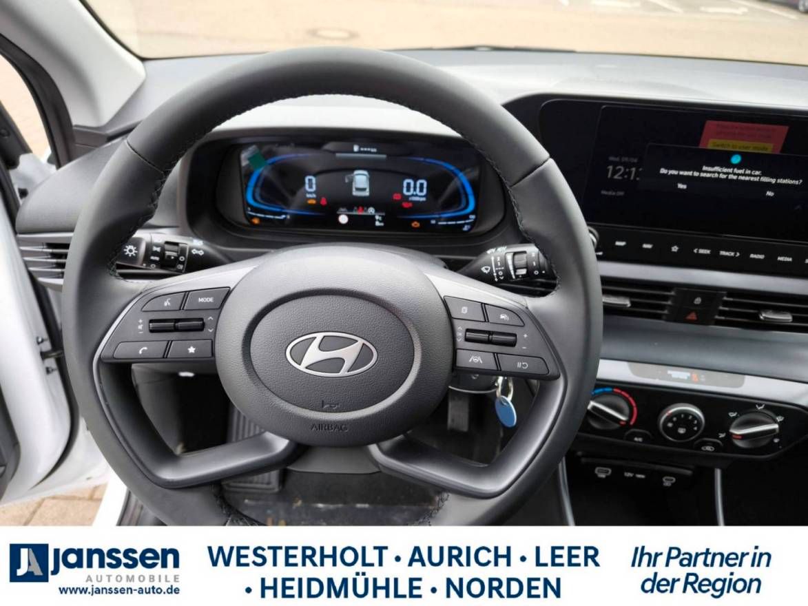 Fahrzeugabbildung Hyundai i20 Select Funktionspaket PDC Navi Rückfahrkamer