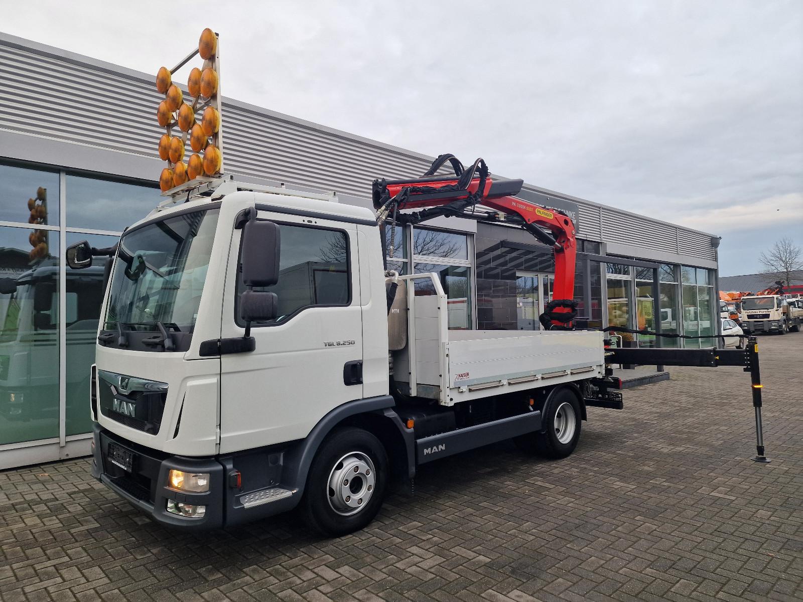 MAN TGL 8.250 /Kran/Funk Vorb./Kanalfräse/Warntafel