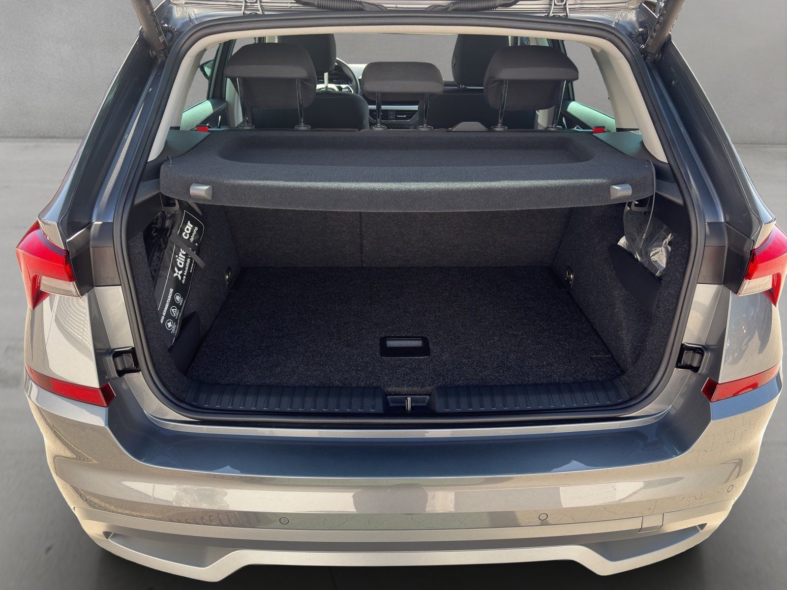 Fahrzeugabbildung SKODA Kamiq 1.5 TSI Tour/KAMERA/VIRTUAL/SMART-LINK/