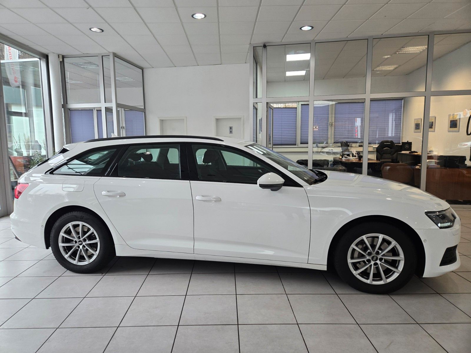 Fahrzeugabbildung Audi A6 Avant 45 TDI quattro*Business-Paket