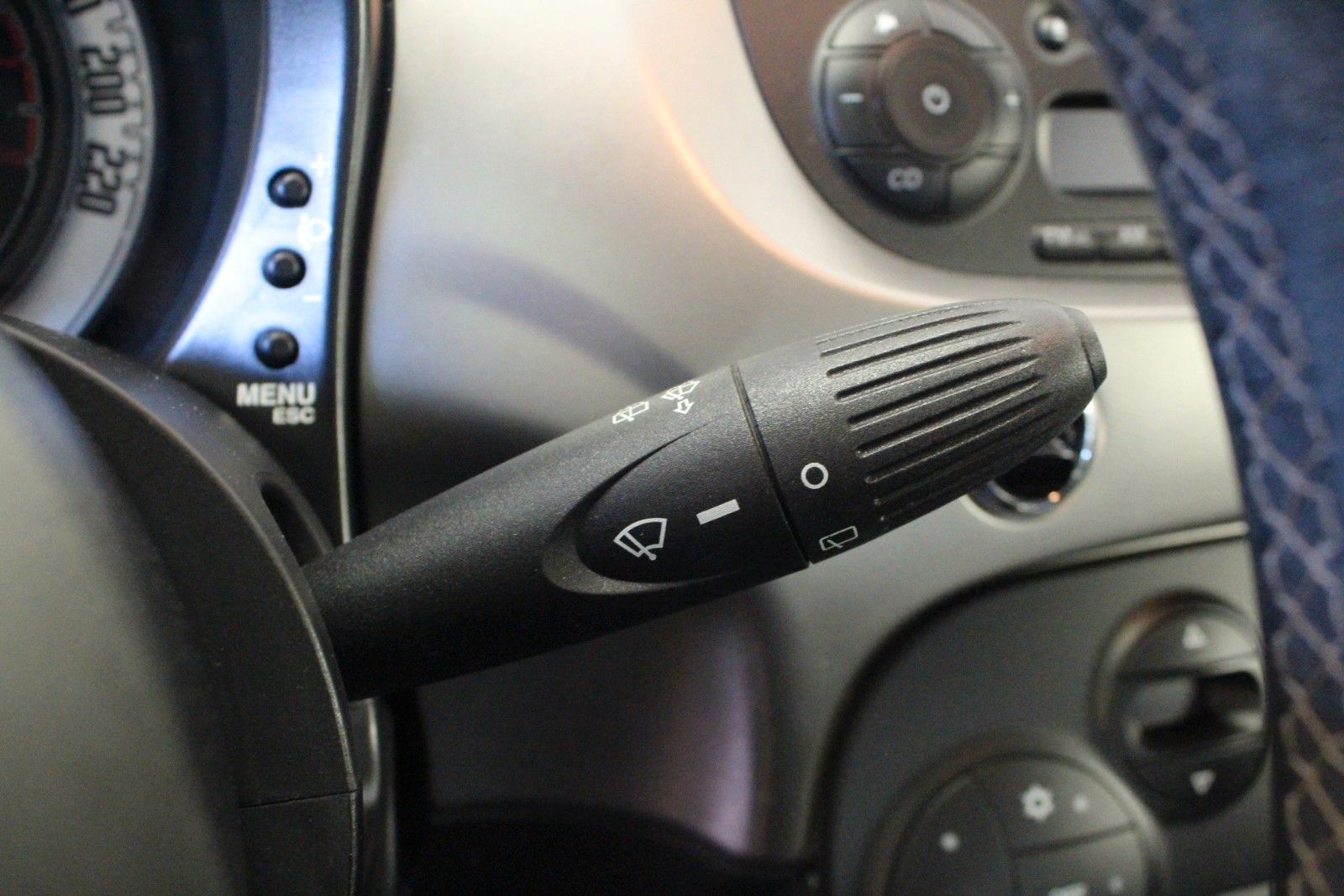 Fahrzeugabbildung Fiat 500 1.2 8V *Sonderedition by Diesel*