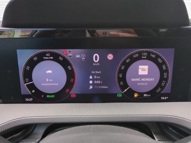 Fahrzeugabbildung SKODA Superb Combi 1.5 TSI mHEV Essence NAVI ALU LED