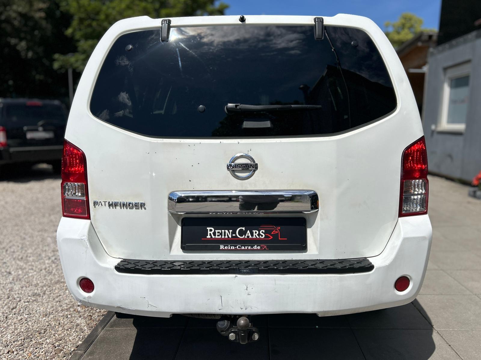 Nissan Pathfinder XE Plus 2.5 dCi 171 ch BVM 4x4 / 7 places / Attelage 3 t / Sièges chauffants / Climatisation auto