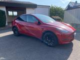 Tesla Model Y Long Range Dual Motor AWD Long Range - rote Tesla Model Y