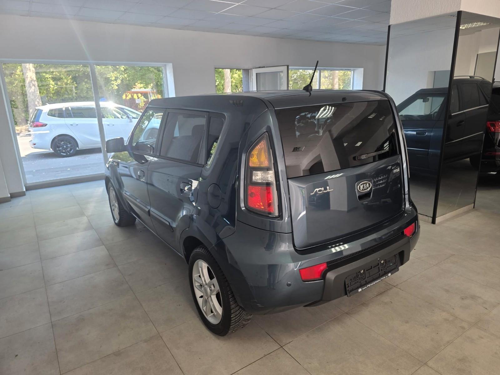 Kia Soul 2009 — photo 9