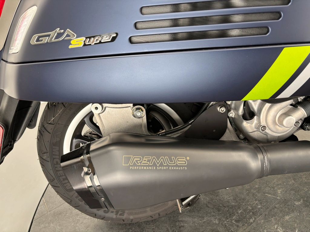 Fahrzeugabbildung Vespa GTS 300 SUPER TECH *NEUWERTIG/REMUS*