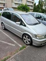 Opel zafira 2.2dto - Opel Zafira aus 2004 mit Diesel-Antrieb
