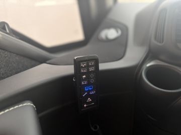 Niesmann + Bischoff Flair 880 VolluftfederungHubstützenActive Air 