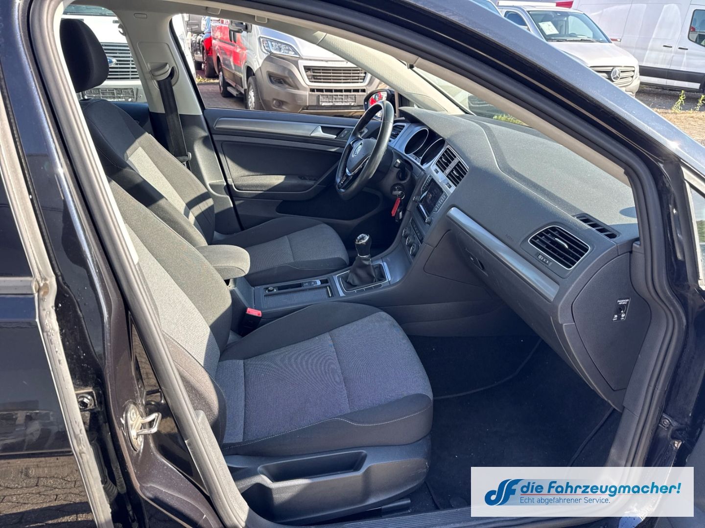 Fahrzeugabbildung Volkswagen Golf VII Trendline BMT Dyn. Kurvenlicht *EXPORT