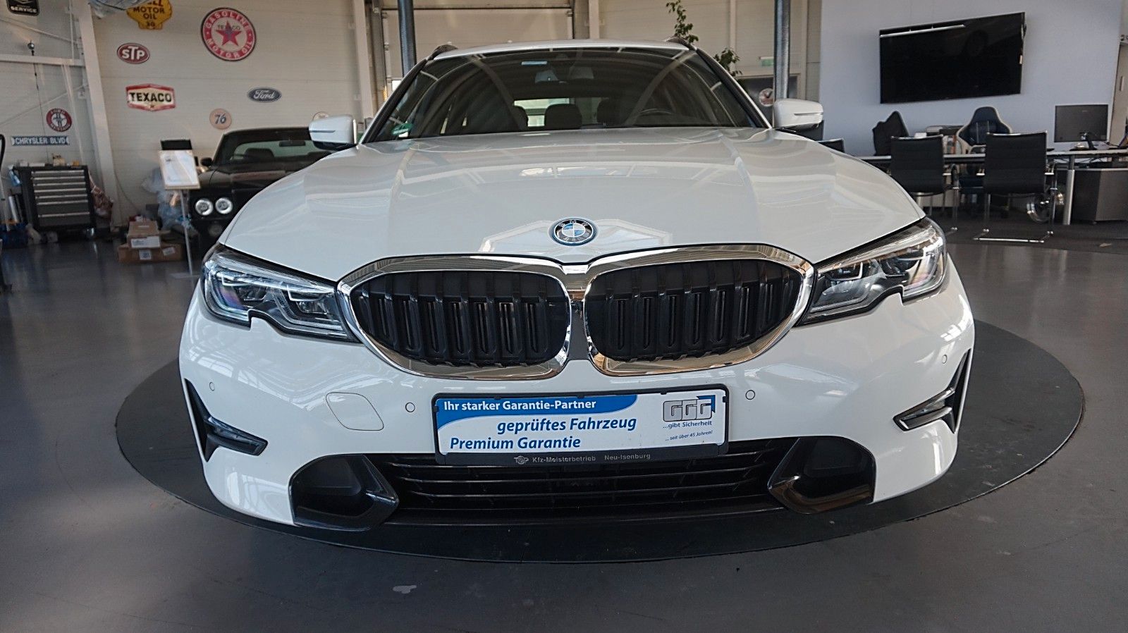 BMW 330e Touring Panno*Leder*Alu*H/D*Laser* foto 2