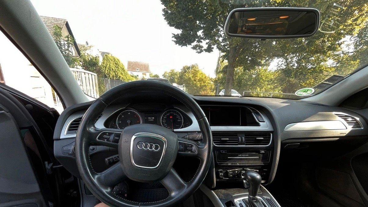 Audi A4 2010 — photo 9