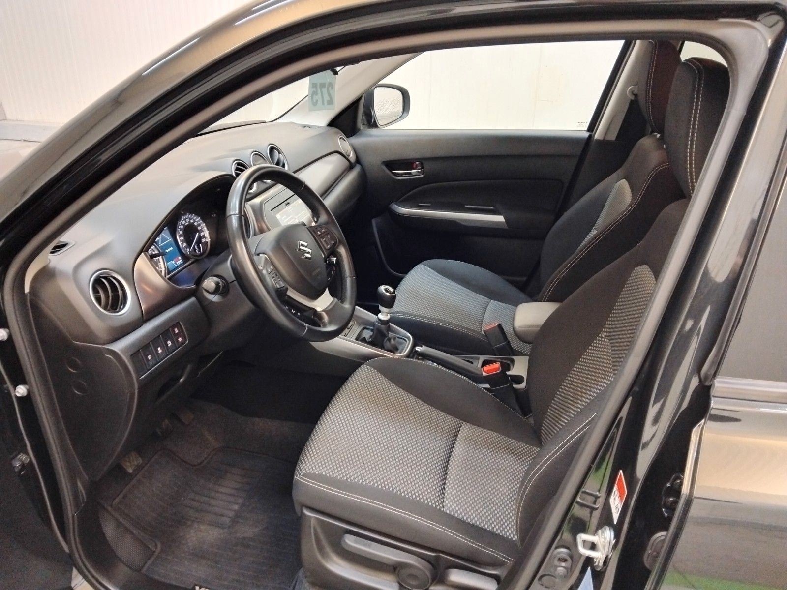 Suzuki Vitara (06/2026, Benzin)