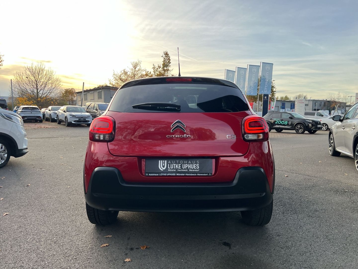 Fahrzeugabbildung Citroën C3 PT 110 S&S EAT6 Shine Pano. Navi LED CarPlay