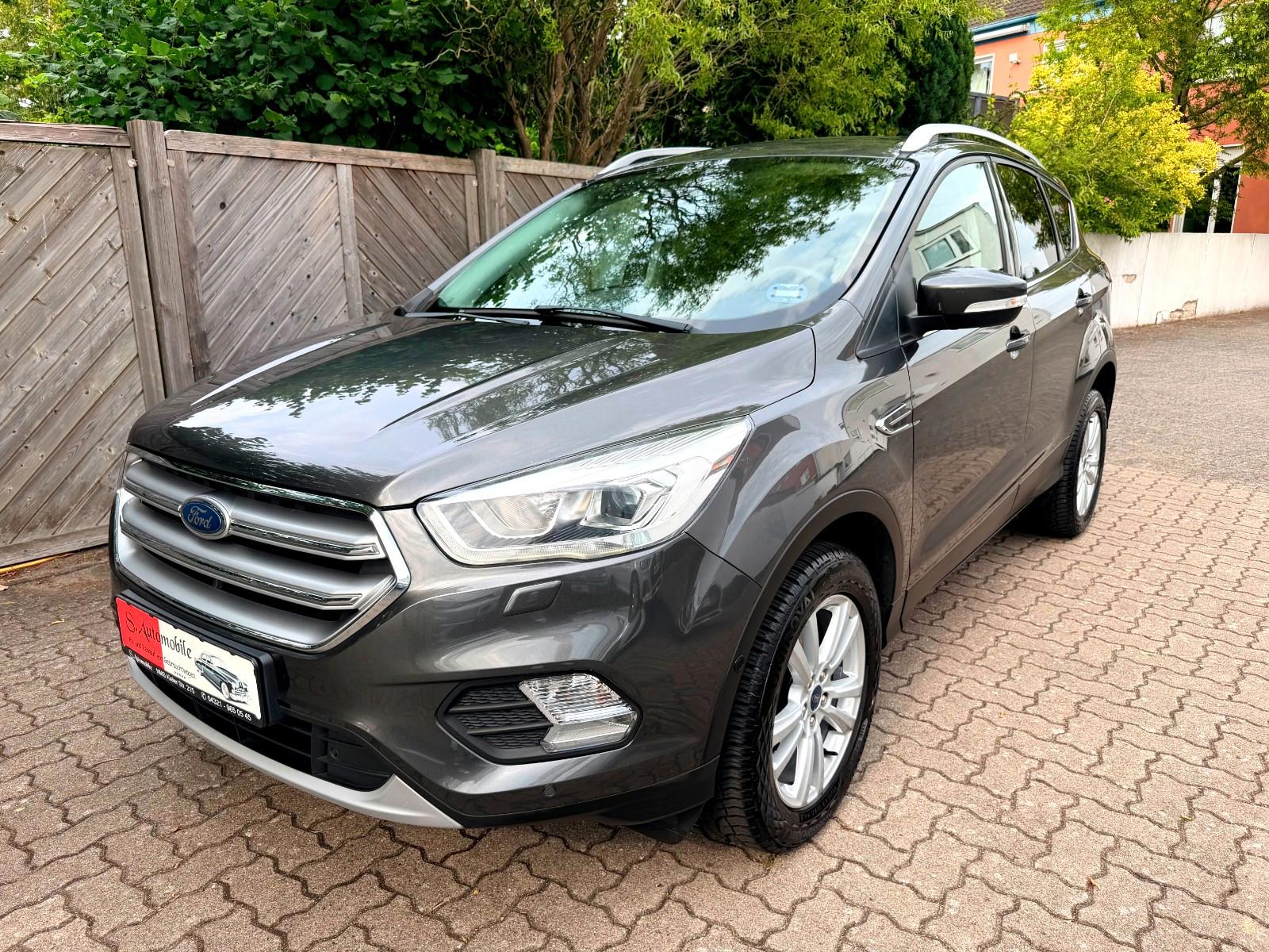 Ford Kuga Titanium°Navigation°Parkass°Xenon°