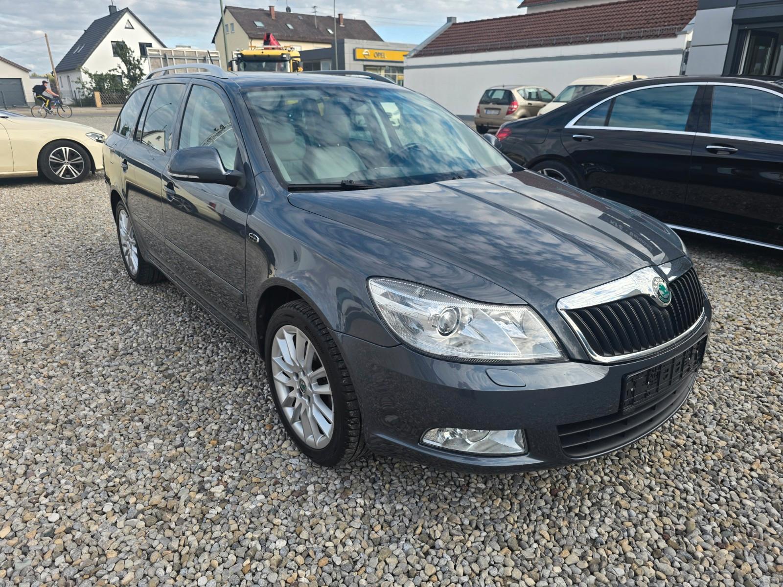 Skoda Octavia 2011 — interior